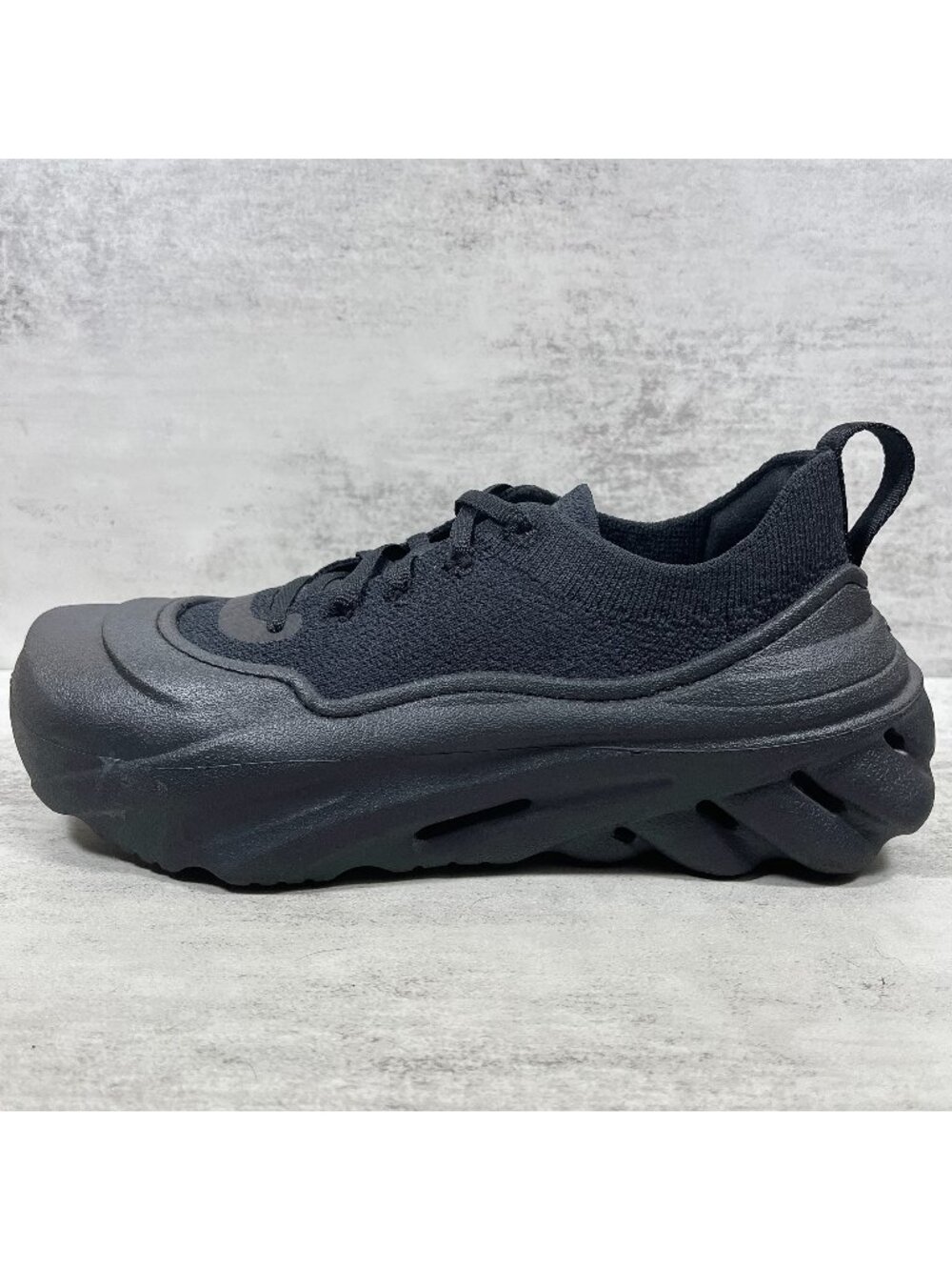Crocs Echo Surge Sneakers - Women's Size 7 - Black